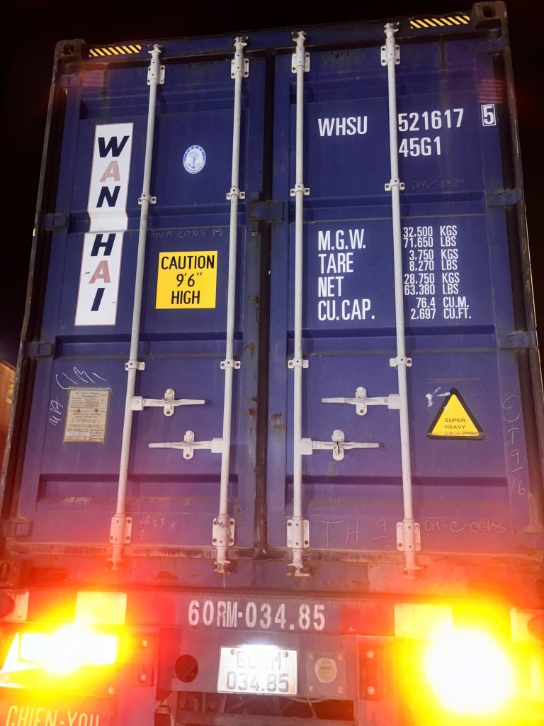 WHITE LOTUS LOGISTICS COMPANY LIMITED HOÀN THÀNH THÀNH CÔNG LÔ HÀNG XUẤT KHẨU BÀN GHẾ TỦ ĐI US